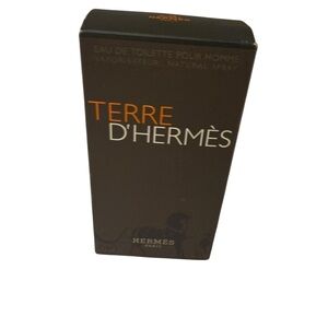 Hermès Terre D'Hermès A fragrance with the warmth and density of wood & benzoin
